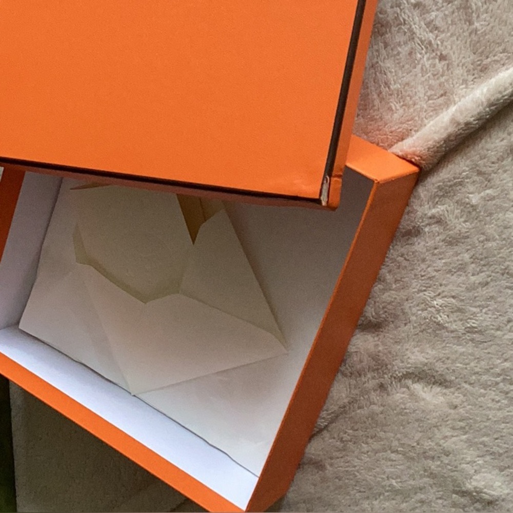 Authentic New  Hermes Gift Box 7,5x7,5x2